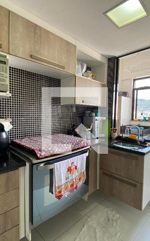 Apartamento à venda com 190m², 4 quartos e 2 vagas Apartamento à venda com 190m², 4 quartos e 2 vagasCozinha e Área de Serviço
