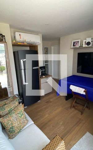 Apartamento à venda com 190m², 4 quartos e 2 vagas Apartamento à venda com 190m², 4 quartos e 2 vagasCobertura