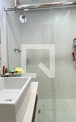 Apartamento à venda com 190m², 4 quartos e 2 vagas Apartamento à venda com 190m², 4 quartos e 2 vagasBanheiro do Quarto 1