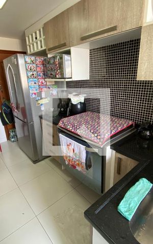 Apartamento à venda com 190m², 4 quartos e 2 vagas Apartamento à venda com 190m², 4 quartos e 2 vagasCozinha e Área de Serviço