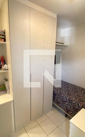 Apartamento à venda com 190m², 4 quartos e 2 vagas Apartamento à venda com 190m², 4 quartos e 2 vagasQuarto de Serviço