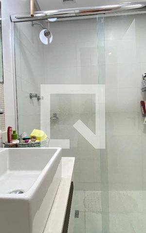 Apartamento à venda com 190m², 4 quartos e 2 vagas Apartamento à venda com 190m², 4 quartos e 2 vagasBanheiro do Quarto 1