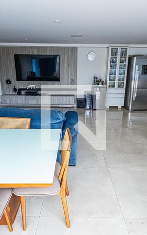 Apartamento à venda com 293m², 3 quartos e 2 vagas Apartamento à venda com 293m², 3 quartos e 2 vagasSala / cozinha