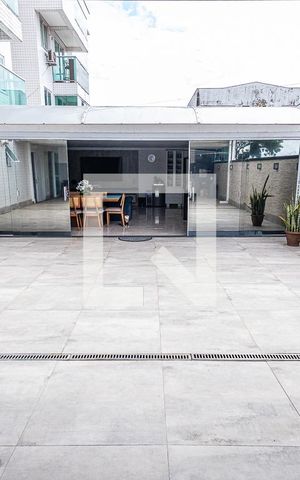 Apartamento à venda com 293m², 3 quartos e 2 vagas Apartamento à venda com 293m², 3 quartos e 2 vagasArea privativa e espaço goumert