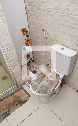 Casa à venda com 134m², 3 quartos e sem vaga Casa à venda com 134m², 3 quartos e sem vagaBanheiro