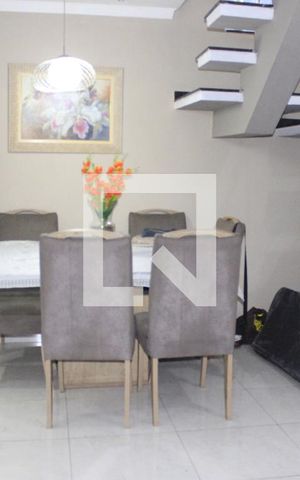 Casa para alugar com 150m², 3 quartos e 3 vagasSala