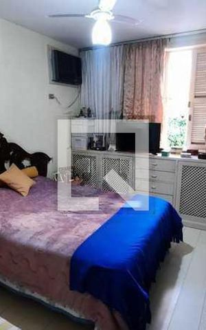 Casa de condomínio à venda com 272m², 3 quartos e 5 vagas