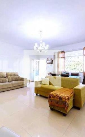 Casa à venda com 350m², 5 quartos e 4 vagas