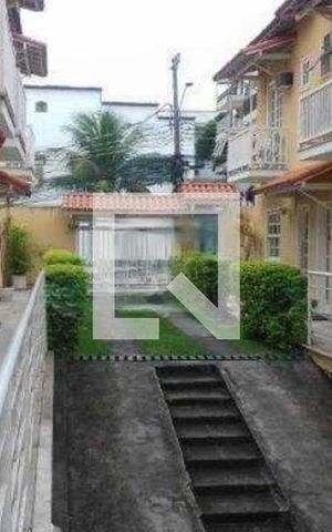 Casa de condomínio à venda com 88m², 2 quartos e sem vaga