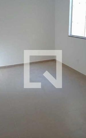 Casa à venda com 81m², 2 quartos e sem vaga