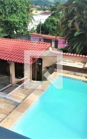 Casa de condomínio à venda com 750m², 3 quartos e 4 vagas