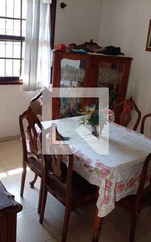 Casa de condomínio à venda com 281m², 3 quartos e 3 vagas