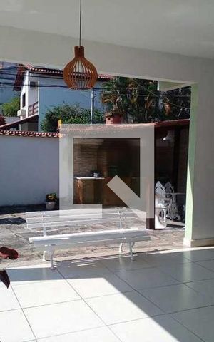 Casa de condomínio à venda com 281m², 3 quartos e 3 vagas