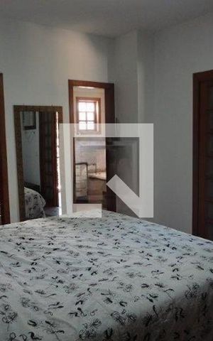 Casa de condomínio à venda com 457m², 3 quartos e 6 vagas