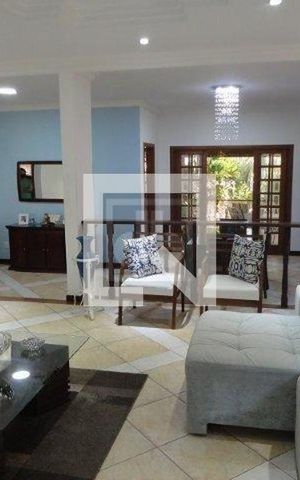 Casa de condomínio à venda com 457m², 3 quartos e 6 vagas