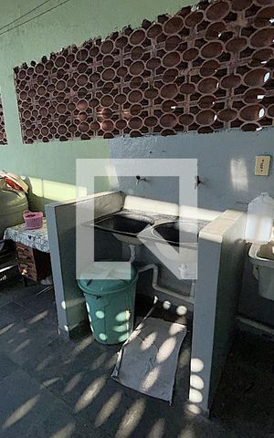 Casa à venda com 182m², 5 quartos e 1 vagaÁrea de Serviço