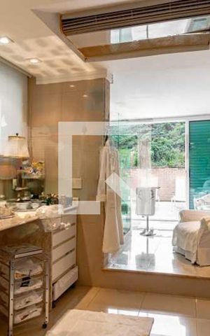 Casa à venda com 567m², 3 quartos e 3 vagas