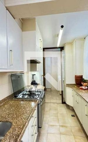 Apartamento à venda com 238m², 5 quartos e 3 vagas
