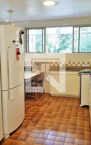 Apartamento à venda com 231m², 4 quartos e 2 vagas