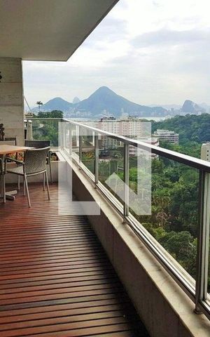 Apartamento à venda com 231m², 4 quartos e 2 vagas