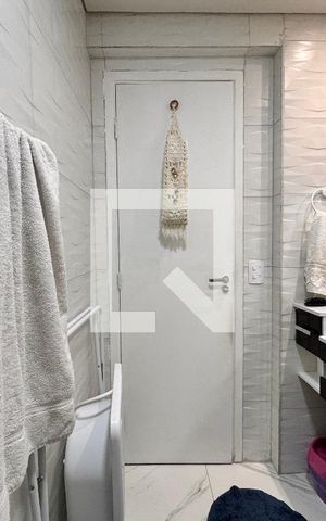 Apartamento à venda com 47m², 2 quartos e 1 vaga Apartamento à venda com 47m², 2 quartos e 1 vagaBanheiro