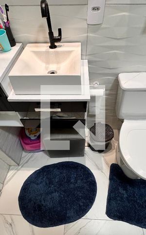 Apartamento à venda com 47m², 2 quartos e 1 vaga Apartamento à venda com 47m², 2 quartos e 1 vagaBanheiro