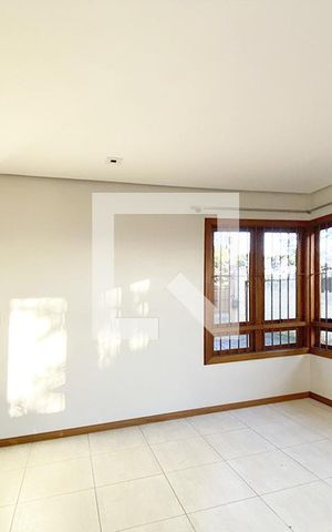 Casa para alugar com 190m², 3 quartos e 2 vagasSala