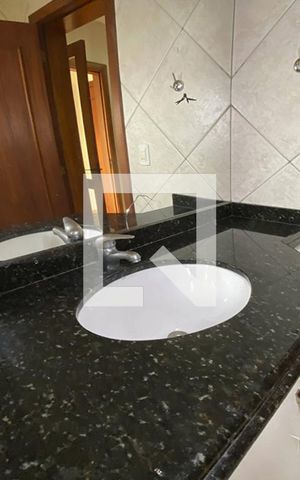 Casa para alugar com 190m², 3 quartos e 2 vagasBanheiro da Suíte