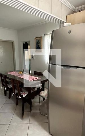 Casa à venda com 334m², 6 quartos e 3 vagas Casa à venda com 334m², 6 quartos e 3 vagasCozinha