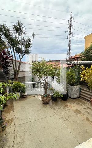 Casa à venda com 334m², 6 quartos e 3 vagas Casa à venda com 334m², 6 quartos e 3 vagasÁrea Externa