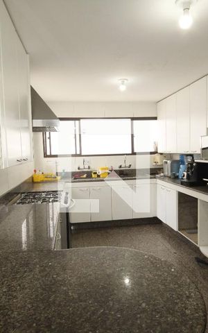 Casa à venda com 400m², 5 quartos e 4 vagasCozinha