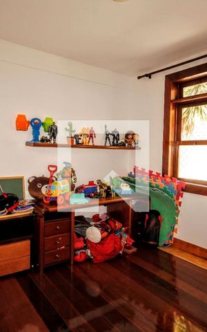 Casa à venda com 400m², 5 quartos e 4 vagasquarto 2
