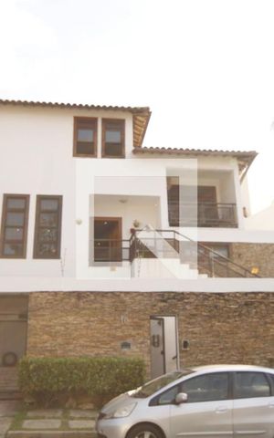 Casa à venda com 400m², 5 quartos e 4 vagasFachada