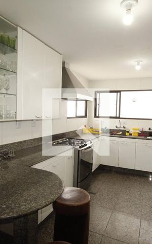 Casa à venda com 400m², 5 quartos e 4 vagasCozinha