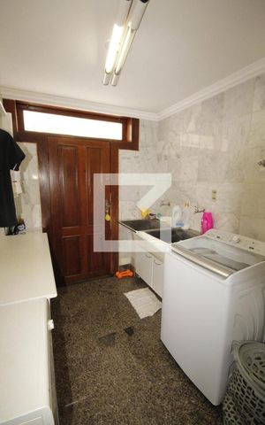 Casa à venda com 400m², 5 quartos e 4 vagasÁrea de Serviço