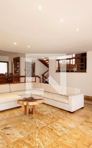Casa à venda com 400m², 5 quartos e 4 vagassala