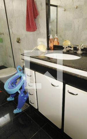 Casa à venda com 400m², 5 quartos e 4 vagasbanheiro 2