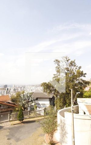 Casa à venda com 400m², 5 quartos e 4 vagasvista