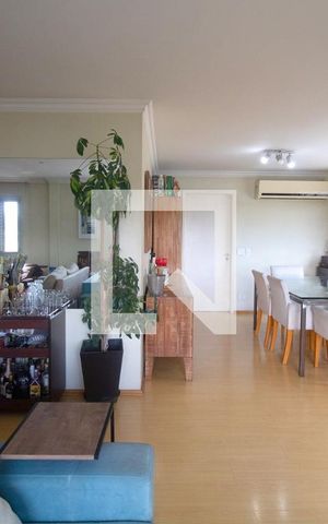 Apartamento para alugar com 198m², 4 quartos e 3 vagas Apartamento para alugar com 198m², 4 quartos e 3 vagasSala