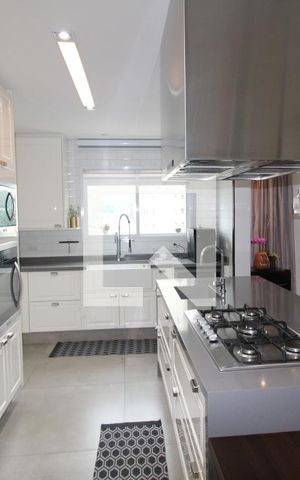 Apartamento à venda com 198m², 3 quartos e 6 vagasSala / Cozinha