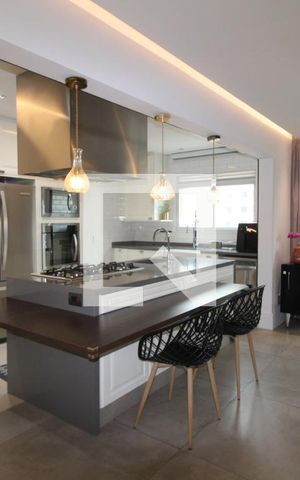 Apartamento à venda com 198m², 3 quartos e 6 vagasSala / Cozinha