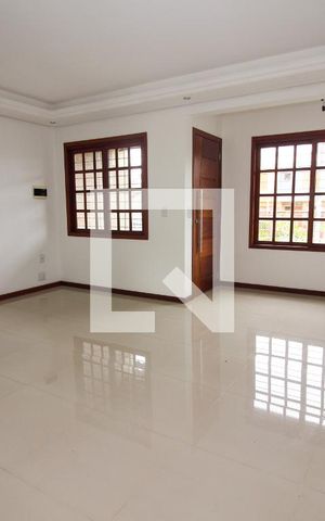 Casa à venda com 117m², 3 quartos e 2 vagas Casa à venda com 117m², 3 quartos e 2 vagasSala