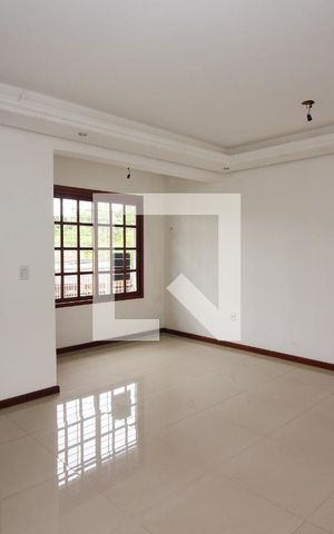 Casa à venda com 117m², 3 quartos e 2 vagas Casa à venda com 117m², 3 quartos e 2 vagasSala