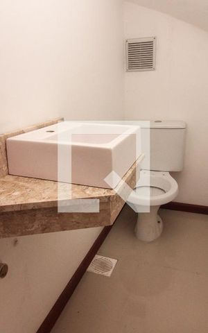 Casa à venda com 117m², 3 quartos e 2 vagas Casa à venda com 117m², 3 quartos e 2 vagasLava