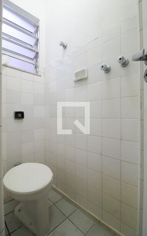 Apartamento à venda com 154m², 3 quartos e 1 vaga Apartamento à venda com 154m², 3 quartos e 1 vagaBanheiro da Área de serviço