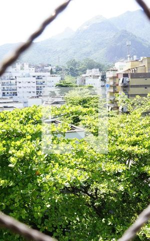 Apartamento à venda com 239m², 5 quartos e 3 vagasVista - Suíte