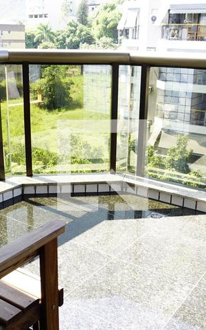 Apartamento à venda com 239m², 5 quartos e 3 vagasVaranda - Sala
