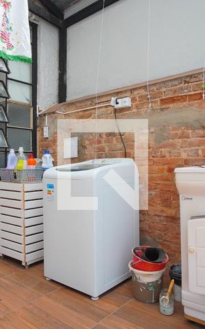 Apartamento para alugar com 58m², 1 quarto e 1 vagaÁrea de serviço - Fundos