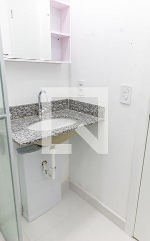 Apartamento para alugar com 52m², 2 quartos e sem vaga Apartamento para alugar com 52m², 2 quartos e sem vagaBanheiro