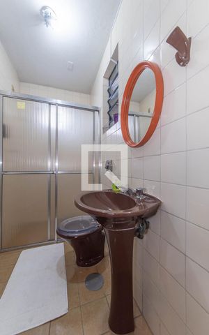 Casa à venda com 300m², 5 quartos e 3 vagas Casa à venda com 300m², 5 quartos e 3 vagasBanheiro da Suíte 2